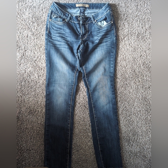 Women's dark wash jeans bundle - Picture 9 of 11